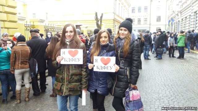 Студенти протестують проти об'єднання вишів у Чернівцях
