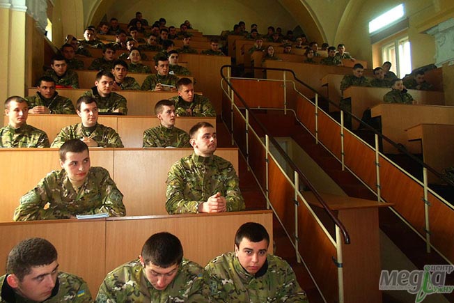 Студенти військової кафедри УжНУ