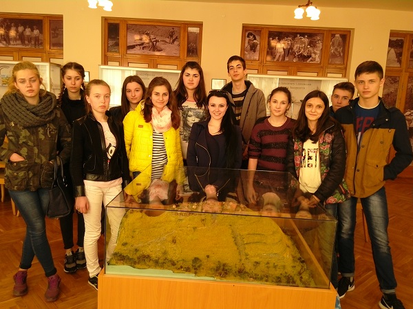 Студенти Ужгородського торговельно-економічного коледжу в археологічному музеї УжНУ