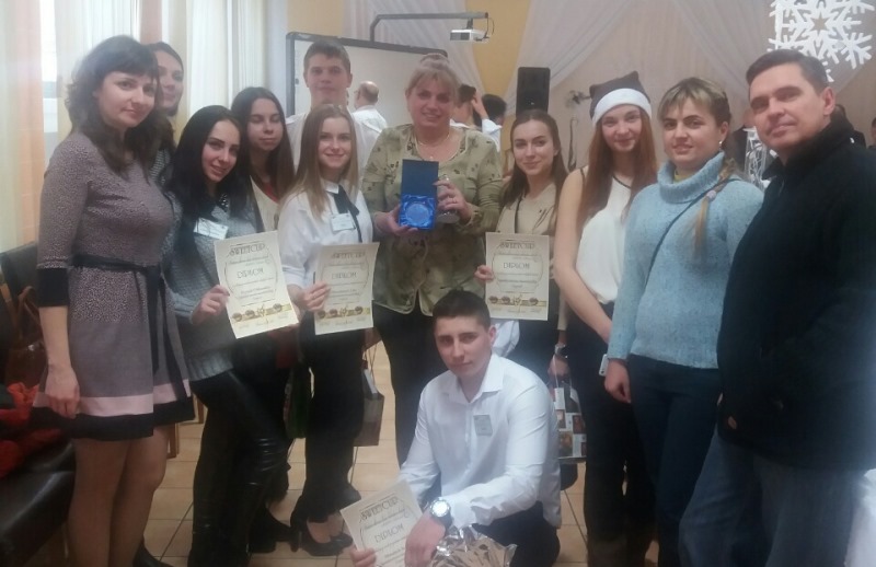 Команда викладачів та студентів УТЕК КНТЕУ з нагородами