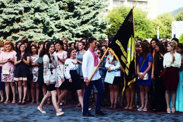 Випускникам Мукачівського державного університет вручили дипломи
