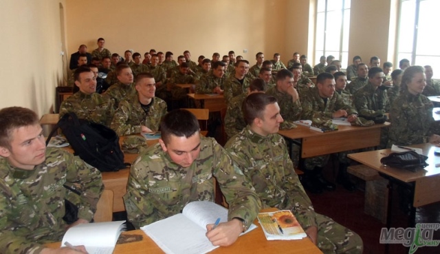 Студенти військової кафедри УжНУ