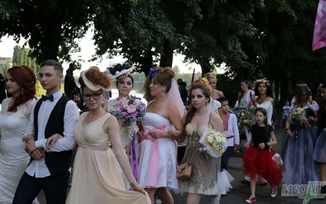Парад наречених в Ужгороді