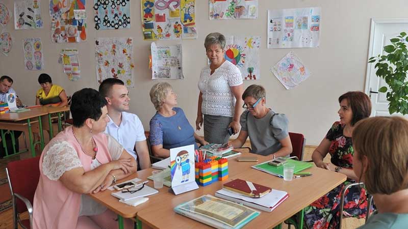 Ганна Сопкова - обговорюють нову українську школу