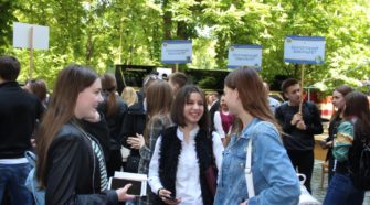 Учні з Мукачева на дні відкритих дверей в УжНУ