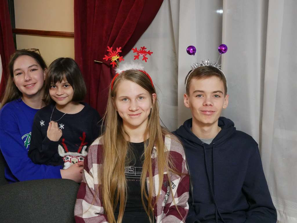 Учні і вчителі провели весело новорічно-різдвяні свята