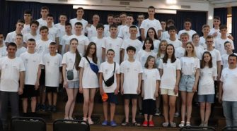 Лектори й учасники Всеукраїнської школи програмування в Берегові